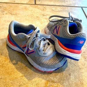 Girls Size 11 Wide New Balance shoes